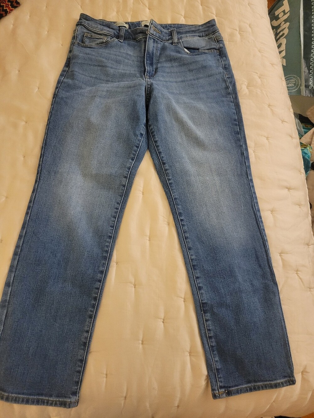 Universal Thread Straight-Leg Jeans in Light to Medium Blue Wash